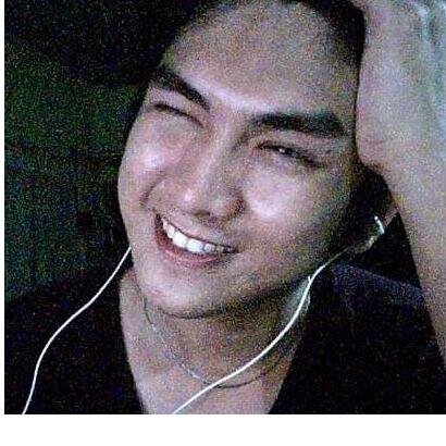 I am just a simple guy...
tahimik pero mapagbiro....
msungit pero malambing.....
suplado daw pero fun to be with...and the others will follow hehe :)