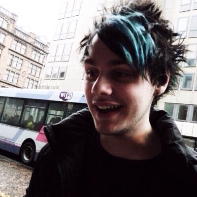 FOLLOW @sassyhemminggs AND ASK FOR A FOLLOW BACK