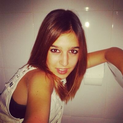 ~ Vamos a sonreir como si nada estuviese mal#