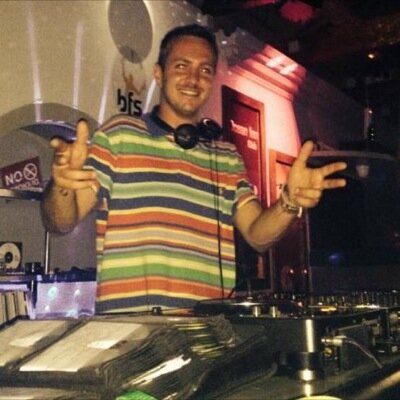 REPING PURE LOVING, FUNKY NATION & DIRTY HOUSE,
 FOR BOOKINGS CONTACT 
 DEEJAYDELINQUENT@HOTMAIL.CO.UK
 OR 2 SEND ME UR TRACKS (UK FUNKY/UK BASS/DEEP HOUSE)