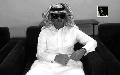 ‏لا دارَ لِلمَرءِ بعد المَوتِ يَسكُنُها
إِلا التي كان قبل المَوتِ بانيها
فَإِن بَناها بِخَيرٍ طابَ مَسكَنُها
وَإِن بَناها بَشَرٍّ خابَ بانيها ِ