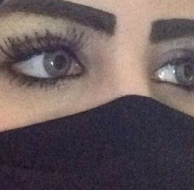 ‏‏‏‏جفّ الكلآم وخآطر البوح مكسوُر مات ، الإمل وعيون الاحلام .. حيّه ‏