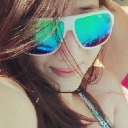 tanto ano juntas, passando por tanta coisa e vai ser sempre assim uma pela outra, eu te amo vadia s22' p. bia pinheiro