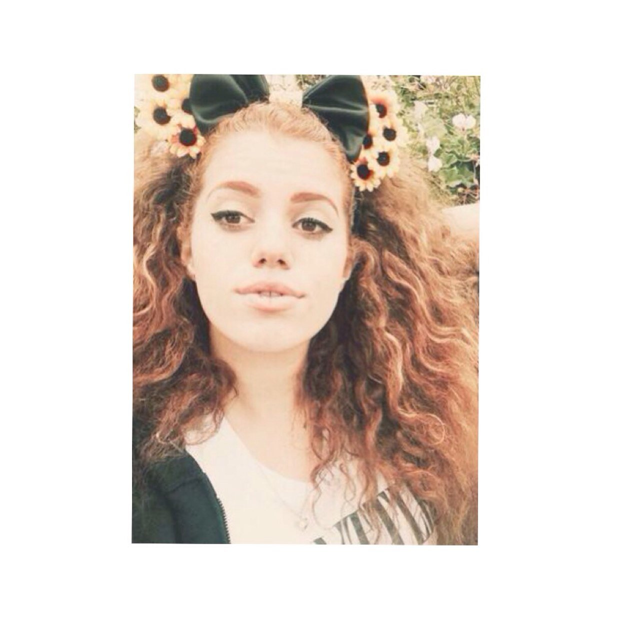 @unicornlox just gave you a free follow. Follow her she follows back ☺️