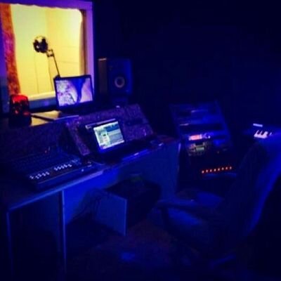 Tee_Streetz MOTIONPICTURESTUDIO Producer/enege/RapArtist/ceo. #GrindGameEnt. #gmg #ggm ent.
For Features/Booking/MixedSessions 
Hmu @Tee_Streetz22@yahoo.com