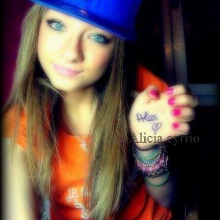 HiLeuiza's profile picture. 