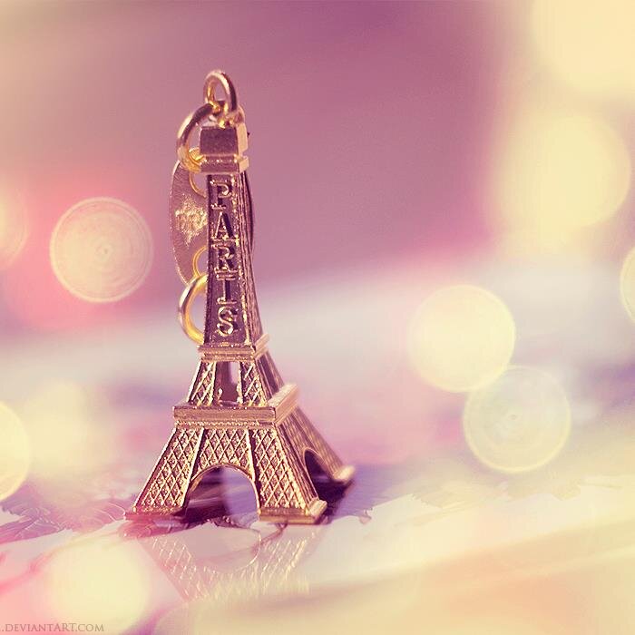 Hi, I'm Bea and I dream impossible things.
Read My story This Christmas - h.s on wattpad.

*Cyber Hugs*