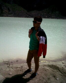 †ǻк̲̣  kan ada yang bisa menghentikan ombak :o.. †̥äþɪ̣̝̇ setidaknya kita bisa belajar berenang untuk melewati ombak :D .. This is my life ;)