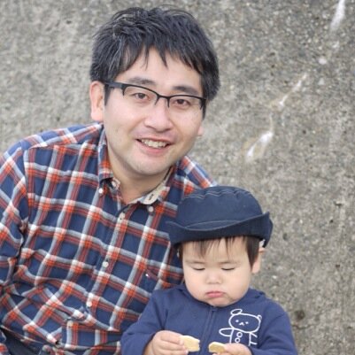 RYUTist推しのおじさん。 卒業まで全力で駆け抜けました。明示的に宣言していなかったけど🪨ダチぃず🐰です。アカウント名の由来は1998年にデジカメを買った後輩ちゃんから先にデジカメを買って使っていたと言う理由から、デジカメ師匠と呼ばれていた為。デジカメ師匠→デジカメシショウ→デジシ→deji4となりました。