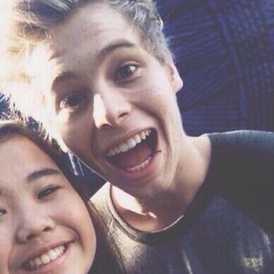 lamelucifer's profile picture. @soggyclitoris