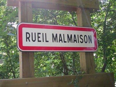 Rueillois depuis ma naissance ! je m'introduis dans vos TL