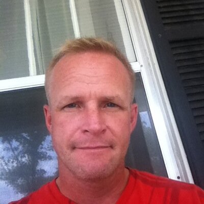 emtipockets's profile picture. Student of Life, nobody special