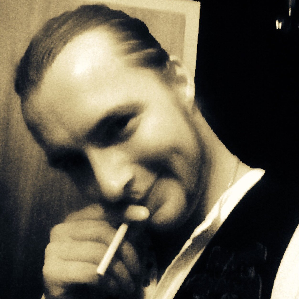 Farukanoia's profile picture. Bilingual comedian, writer, philosopher & philanthrophic parachute. Also still trying to figure out how to decipher tweets...