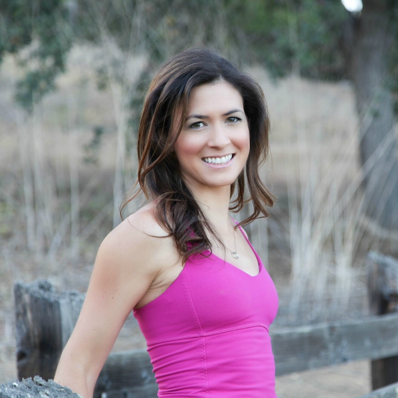 Fitness and nutrition enthusiast, Pilates instructor, stay-at-home mama of two and blogging about it all. #FitFluential #SweatPink