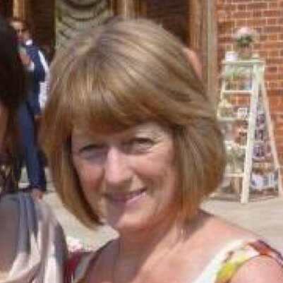 Sue is an experienced secretary/PA. Likes walking, spinning, reading and travelling.