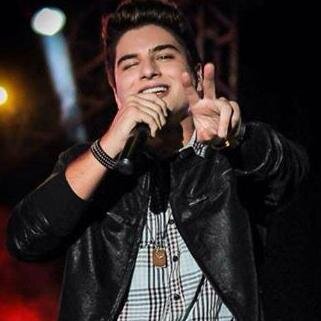 Eu me desmonto cada vez que cruzo teu olhar  ♥♥♥ 17-11-2013