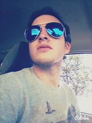 Alexbarona's profile picture. 