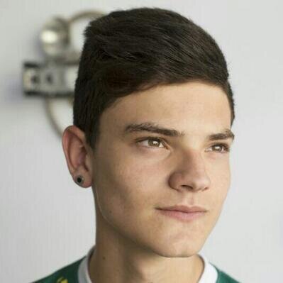 Hola, siganme en mi twitter : @SoyAdrianBox y pasaros por mi canal de youtube que esta aqui abajo.