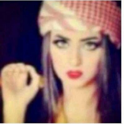 ماقدرت ارمي احاسيسي وراي ''
ولا قدرت انسے المحبه واهجرک 

جرحک اكبر من تفاصيلك / معاي
[كيف اغمض عن جروحي واعذرك]