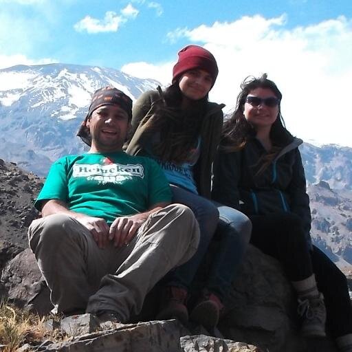 “La verdadera foto de cumbre es la que se toma a todo el grupo reunido ya de vuelta en el campamento base, sanos y salvos” C.L.