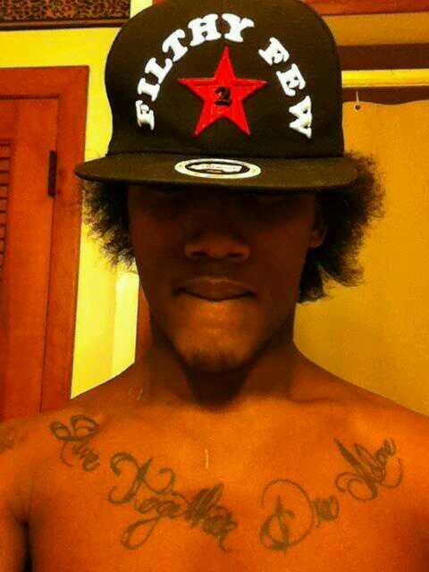 Ak in da field zoe. life F.L.L.D TRAPoholic ynr movin nikkaz trustnon3