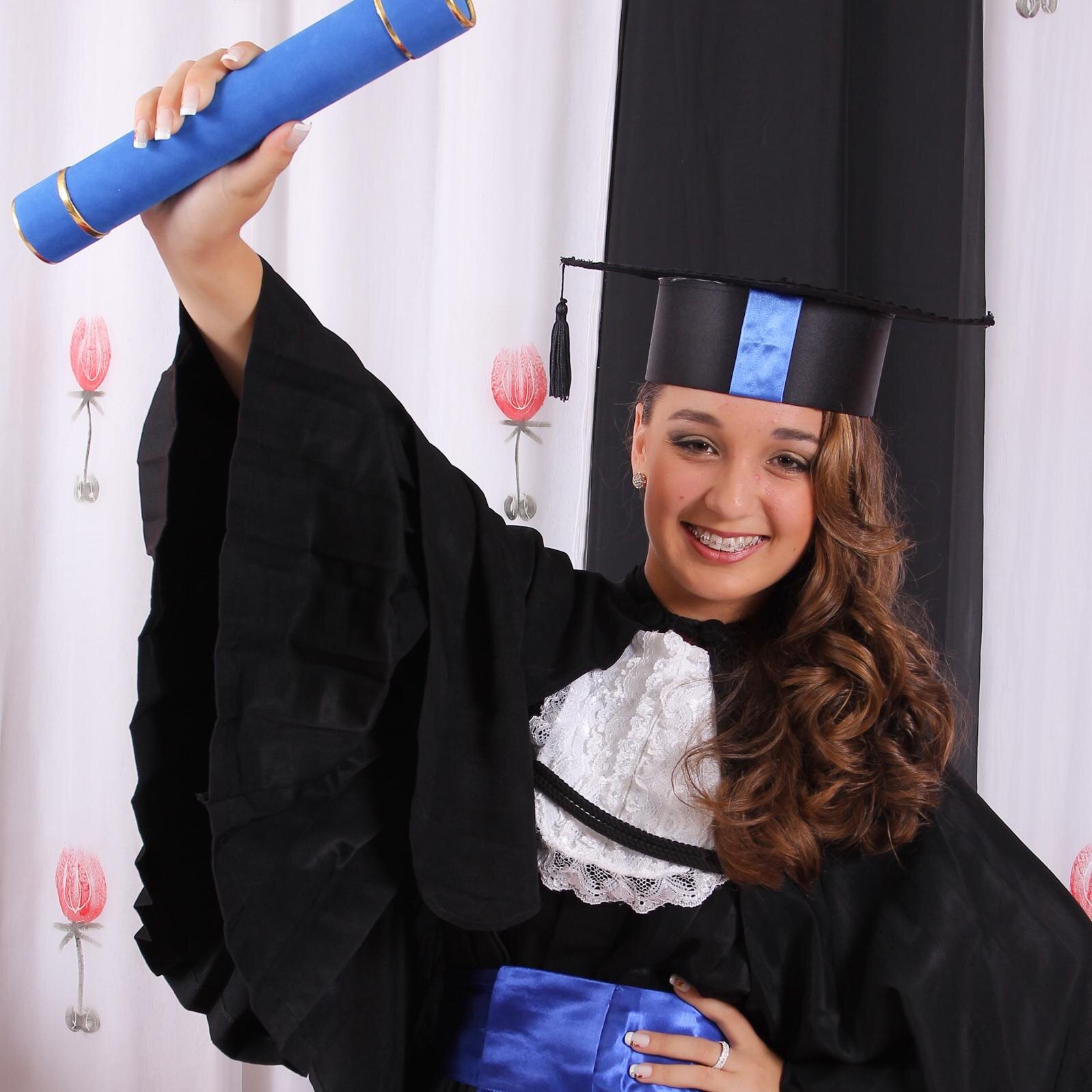 DanielaZanatta6's profile picture. “Incrível como algumas coisas deixam marcas, e até parece que foram marcadas a ferro, porque você ainda as sente.” (Caio Fernando Abreu)