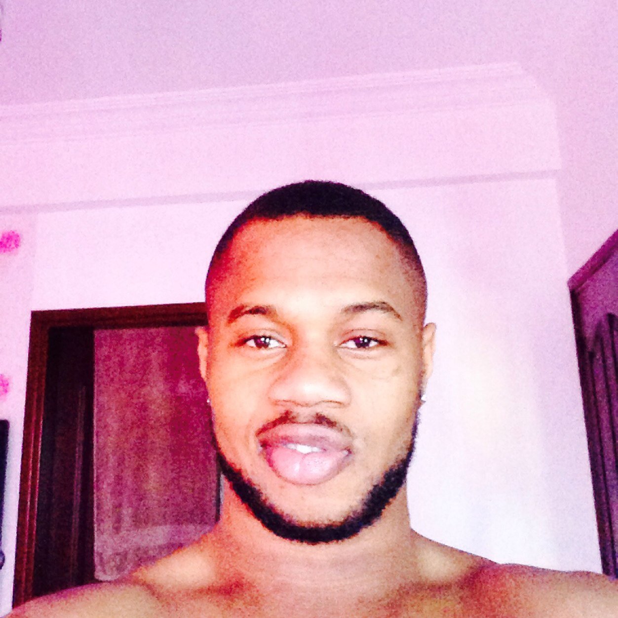 GET TO KNOW ME B4 YU JUDGE ME!!! This lil paragraph is not enough space to describe myself,jus FOLLOW ME :)... LIMITED EDITION