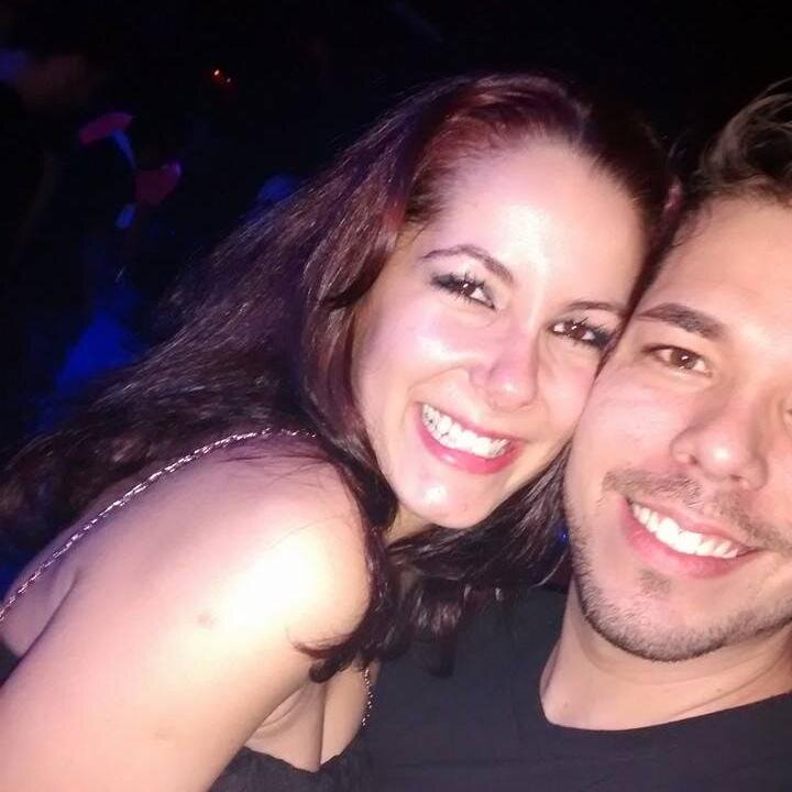 Não sei amar pela metade, não sei viver de mentiras, não sei voar com os pés no chão. Sou sempre eu mesma, mas com certeza não serei a mesma para SEMPRE!