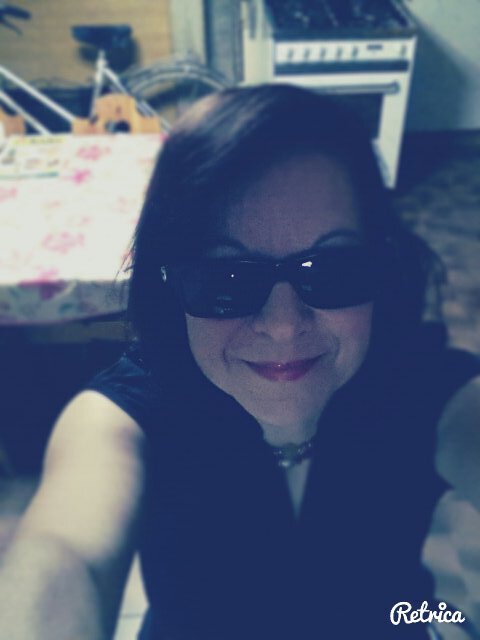 Sono di destra, tanto. Sono patriottica e non me ne vergogno. Se non vi sta bene guardate altrove.