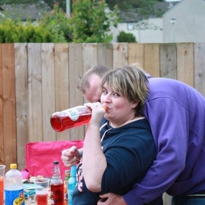 my name is laura i married my best friend gavin.. we have a wee nice bunglow and a dog called abbie. love my wee family.... 3