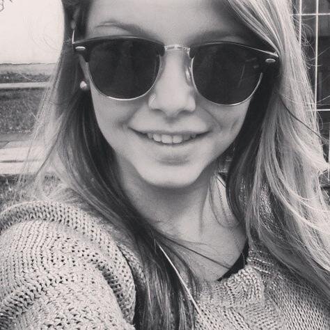 20 anos, canceriana, estudante de administração, colorada e GAUCHA!
