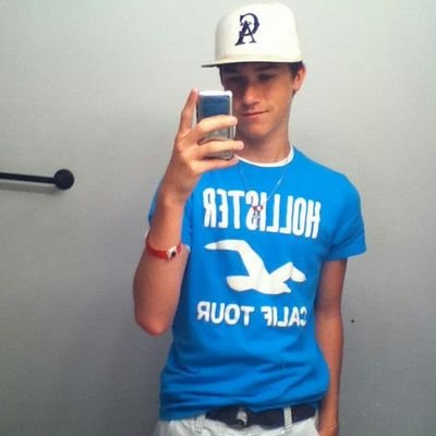 HughezBoy2015's profile picture. 