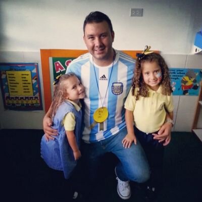 Jesucristo es el camino la verdad y la vida! Soy: Casado con un bombón, Radiólogo, Ciclista, Culé y Caraquista! Amo a Stefy a Samy y a mi maltratada Venezuela!