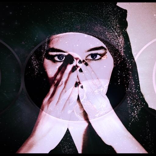 Espacio para hacer publicidad de mi trabajo (cantante, músico, maestra en Reiki, historiadora de arte, astróloga y Fotógrafa profesional).