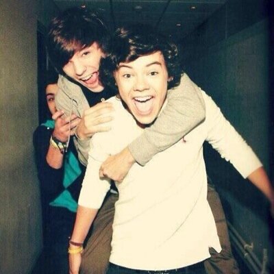 Hi! My name is Vittoria☺️                                                    Larry is real.