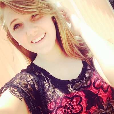 LaurenMackenzy's profile picture. QÙËËÑ MÅČKĒÑŻŸ ŁÂŪRÊÑ ŠHÃW!KEEP YOUR HEAD HELD HIGH AND YOUR MIDDLE FINGER HIGHER!!!