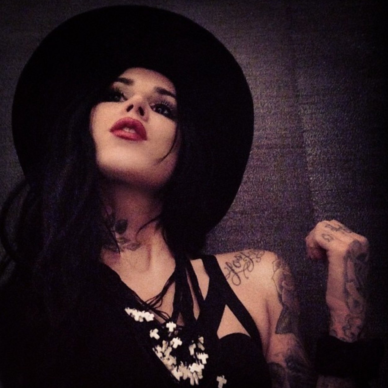 I'm Kat Von D. Kat Von D I am. I do tattoos. See me on L.A Ink and yeah. [18+ RP]