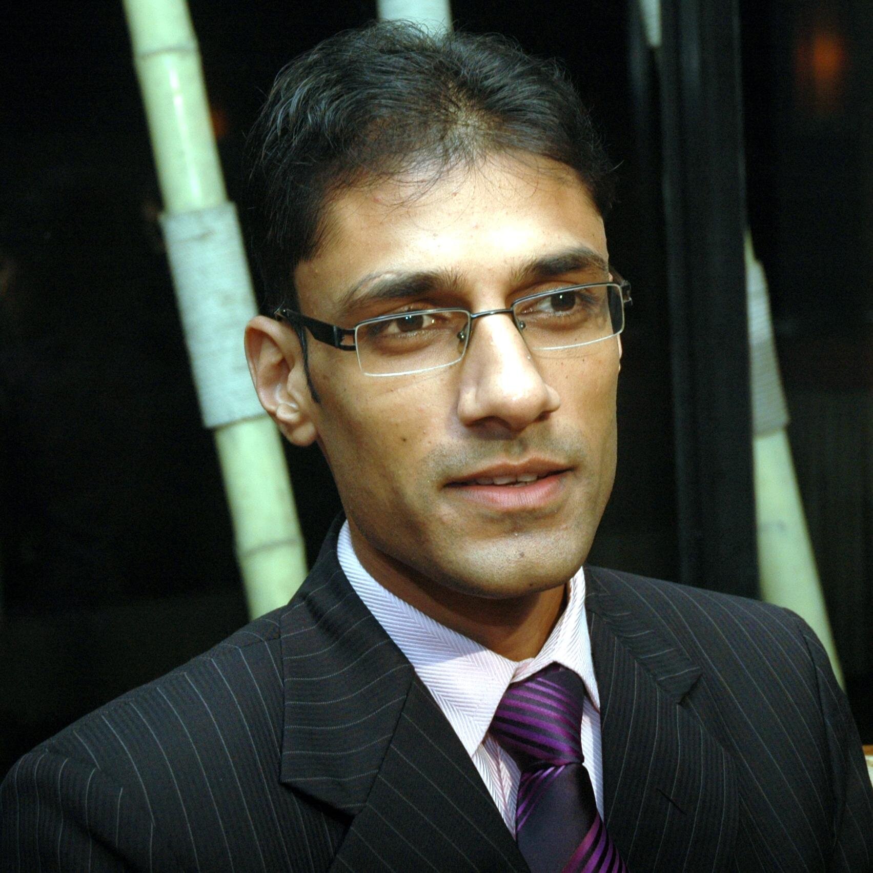 Dermatologist & Cosmetic Surgeon