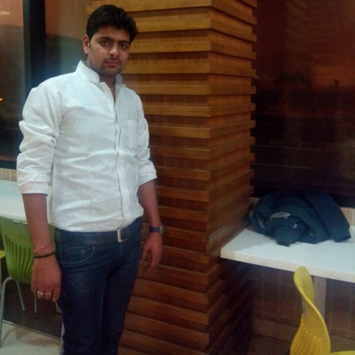 tilwani_ravi's profile picture. 