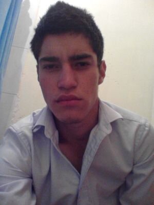 Cuevas95's profile picture. Un buen peleador debe sentir, mas que percibir, su oportunidad de golpear