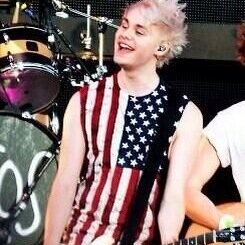 AmERICA IS FUCKING BEAUTIFUL // @cutepunkmichael