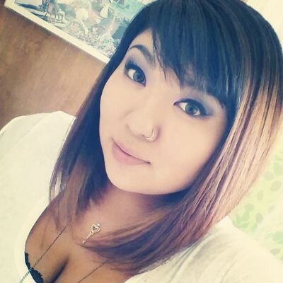 23. Happily In Love.
 Student @ University of San Francisco. 
History Major. Future Educator.