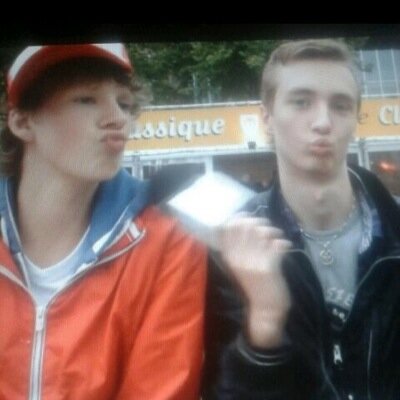 Laura - 15 jaartjes - verschrikkelijk vervelend/irritant -Word gevolgd door Rick ♥ - 24-05-2014 Rick ontmoet❤️❤️