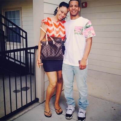 _lightskinthot's profile picture. Chicago born and raised  I love to play basketball and have fun. Im trying to find my way in life but i love meeting new people on my way to the top.