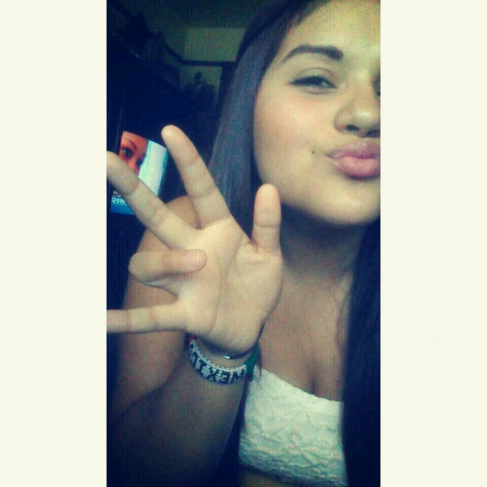 New Twitter | CCHS  | IG; @brrianaa__