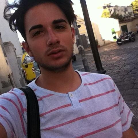 /Studente. Appassionato di fotografia e di moda. Fashion blogger./ -Inseguo i miei sogni-