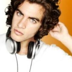 LeviMyers0's profile picture. If you love someone, do not put their name 
in a heart because hearts can be broken, 
instead put their name in a circle,
because circles go on forever.