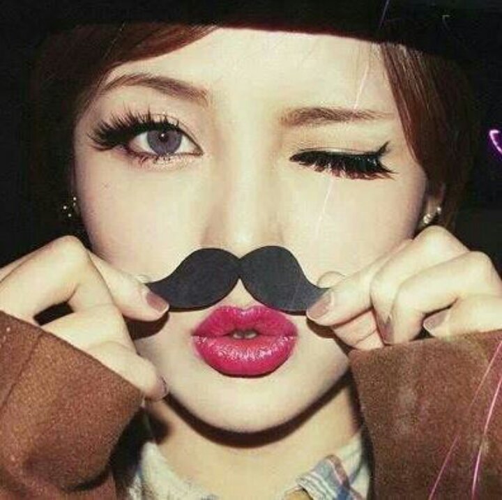 هناك اماكن نعشقها كثيراً ♡ليس لجمالها! ﻻنها جمعتنا بأشخاص لن يعوضهم الزمن♡
