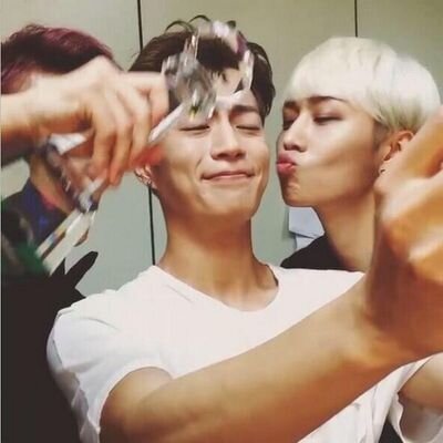 'ยุนดูจุน' Leader, Vocalist, Sub-Rapper of BEAST, Actor ; JUST BOT OF @BeeeestDJ NOT REAL. #IRIS2 #LETsEAT #Black #B2ST_Bth =)