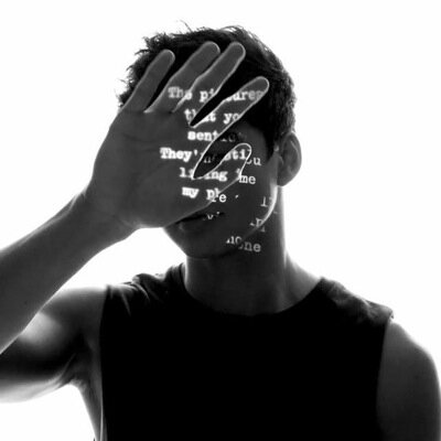 ELIZZ_MISS's profile picture. I'm in a love with a band, they do weird shit sometimes. Got 1/4 , thank you Luke Hemmings.
Alone.